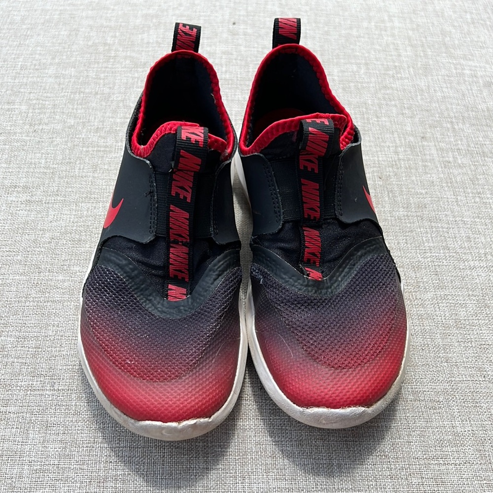 Nike Boys FlexRunner size 3y